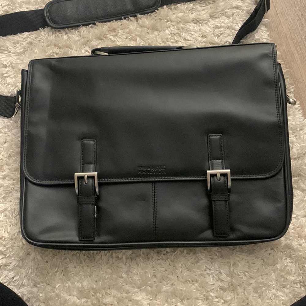 Kenneth Cole reaction briefcase(like new)